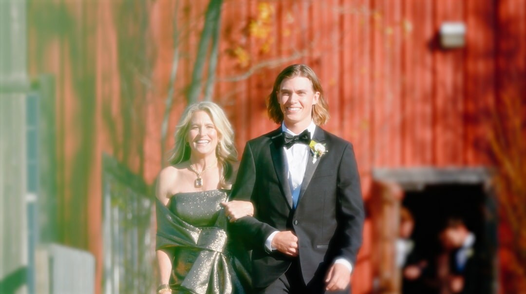 celebrity couple walking red carpet